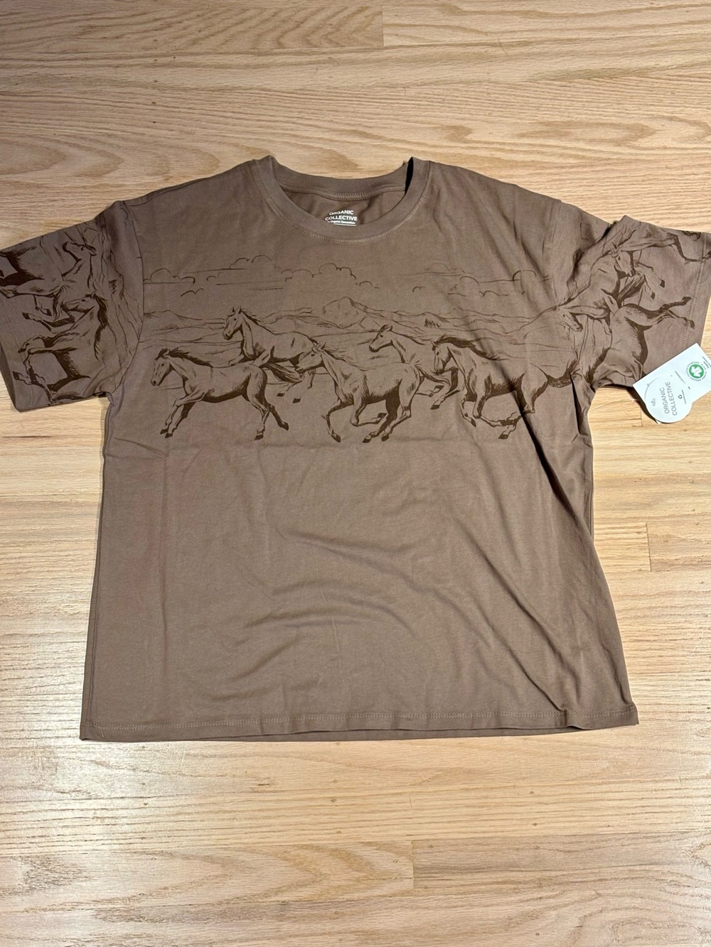 NWT Organic Collective Brown running Horse Graphic T-Shirt - M
